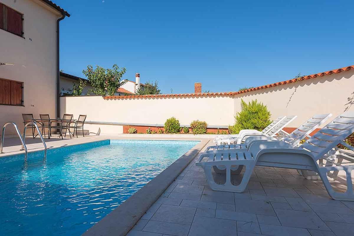 House Melly With Swimming Pool Vila Rovinjsko Selo Exterior foto