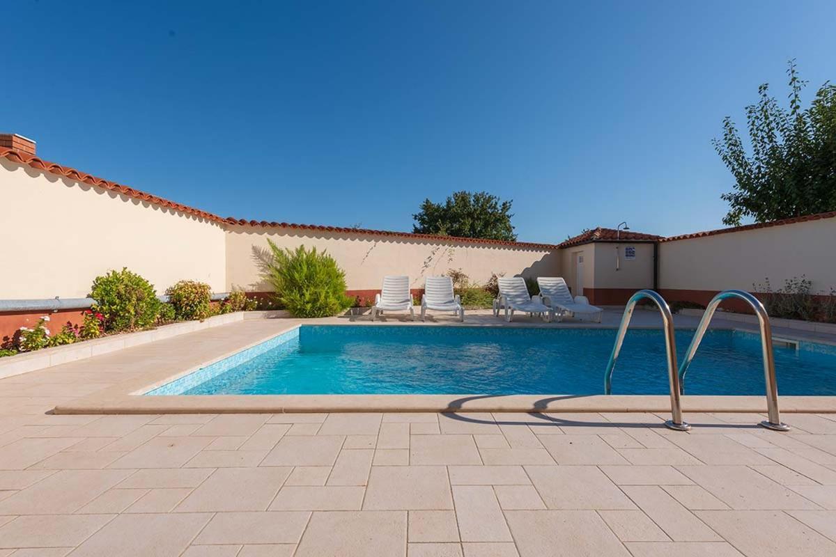 House Melly With Swimming Pool Vila Rovinjsko Selo Exterior foto