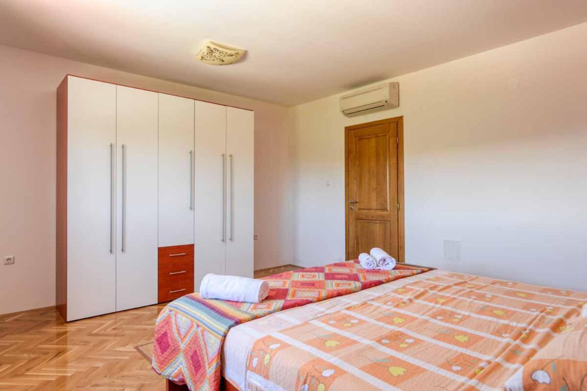 House Melly With Swimming Pool Vila Rovinjsko Selo Exterior foto