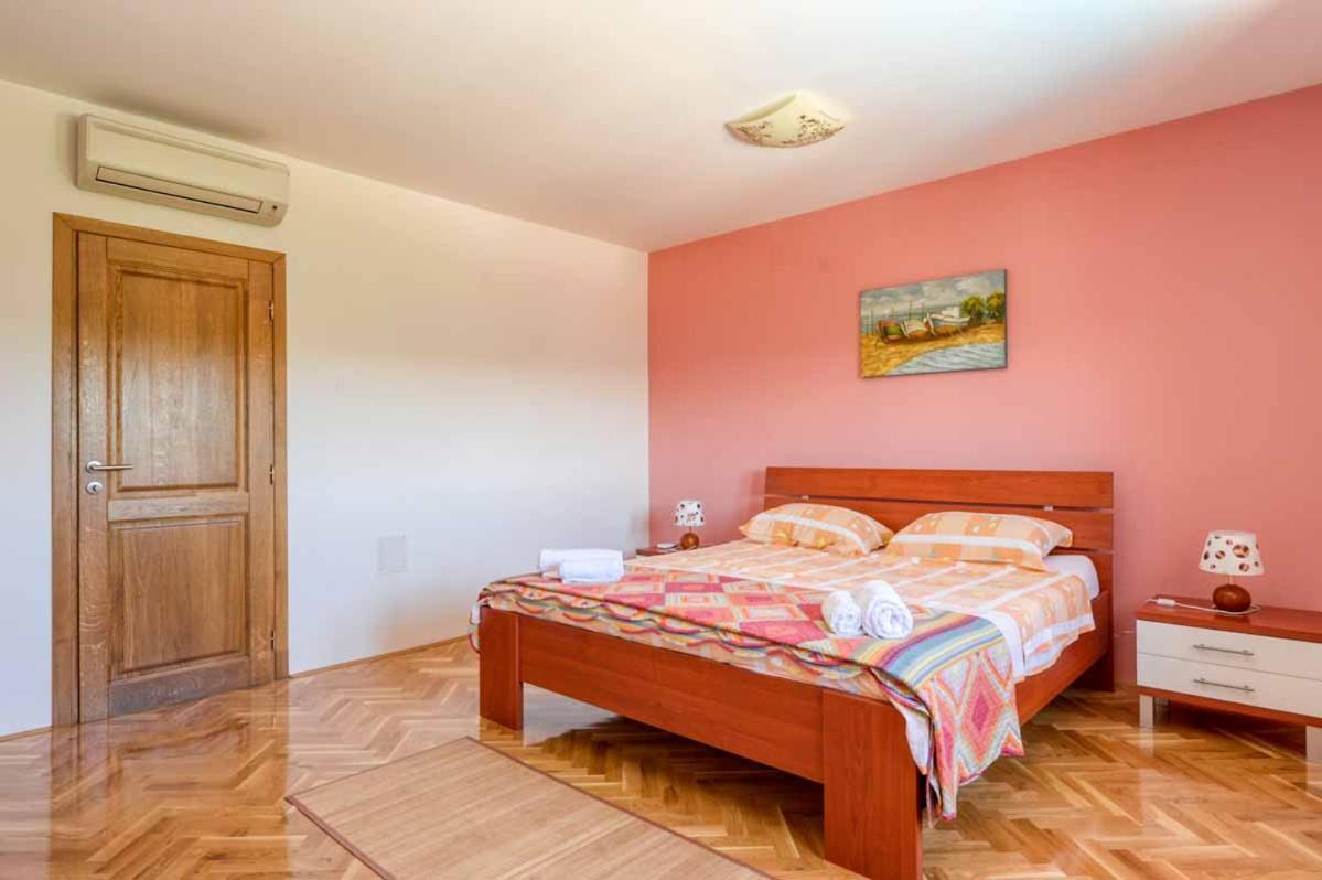 House Melly With Swimming Pool Vila Rovinjsko Selo Exterior foto