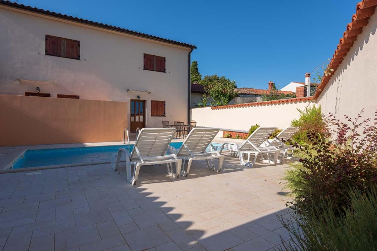 House Melly With Swimming Pool Vila Rovinjsko Selo Exterior foto