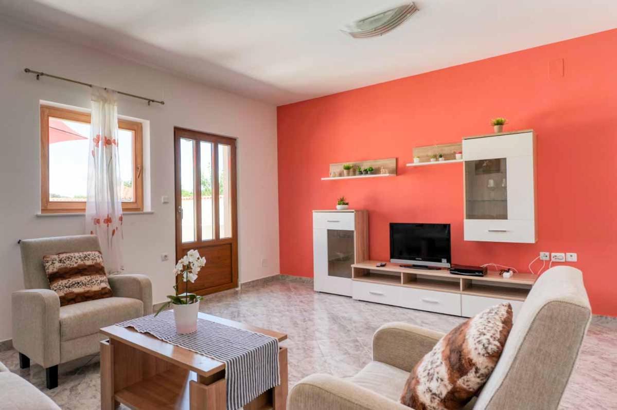 House Melly With Swimming Pool Vila Rovinjsko Selo Exterior foto
